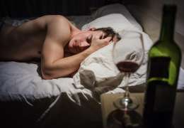 寝酒が睡眠に悪い理由と、寝酒なしで眠れない時の対策