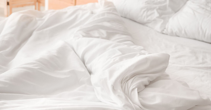 put-away-your-comforter-when-waking-up1