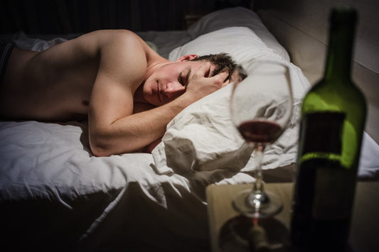 寝酒が睡眠に悪い理由と、寝酒なしで眠れない時の対策